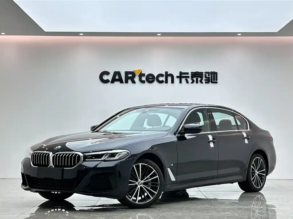 BMW 5 Series — фото 1