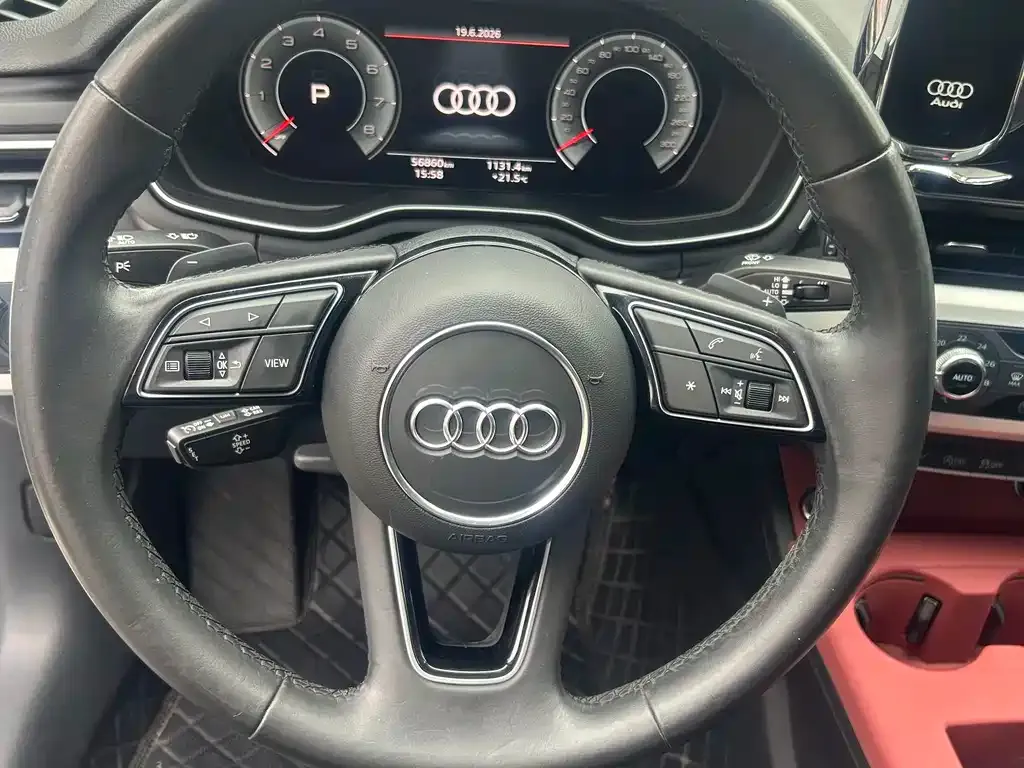 Audi A4L 2022 из CN, фото 4