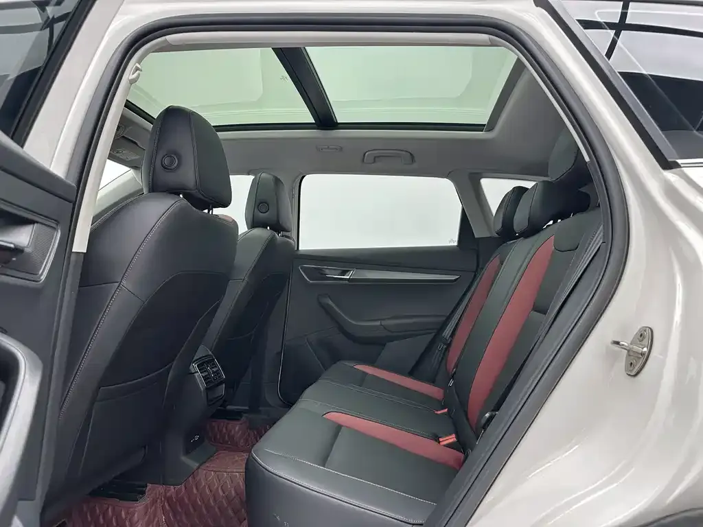Skoda Karoq — фото 6
