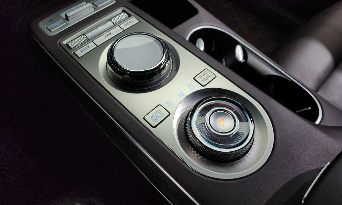 Genesis GV70 — фото 2