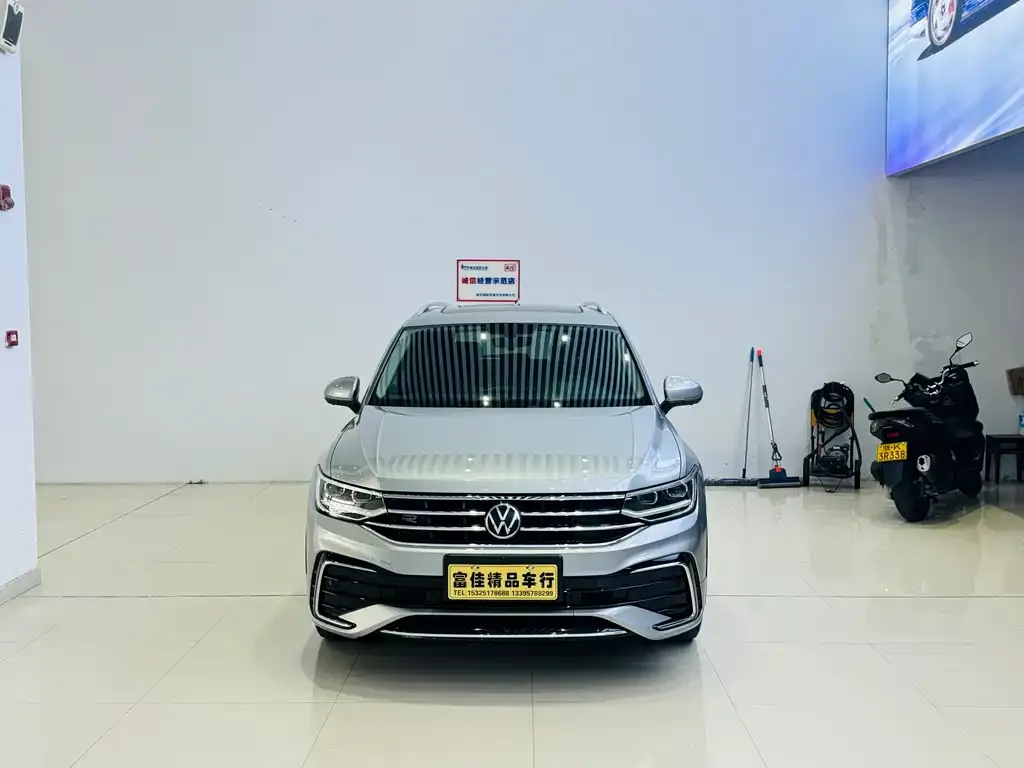 Volkswagen Tiguan L — фото 6