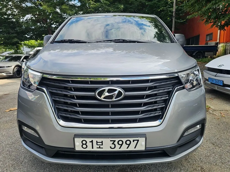 Hyundai Starex