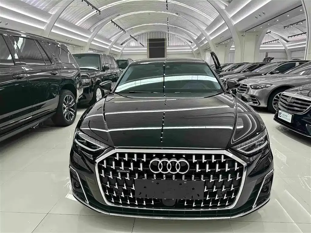 Audi A8 — фото 5