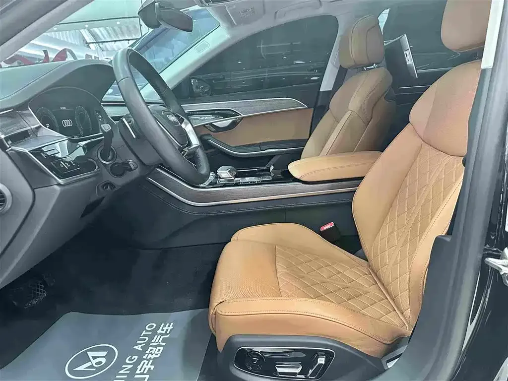 Audi A8 — фото 4