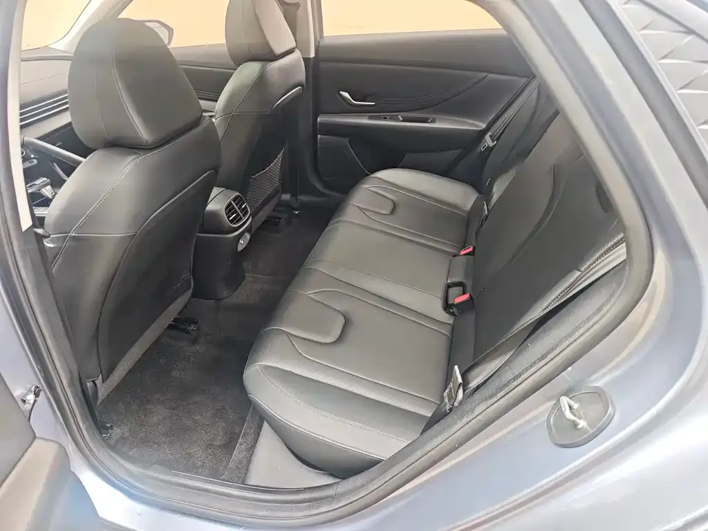 Hyundai Elantra 2024 из CN, фото 8