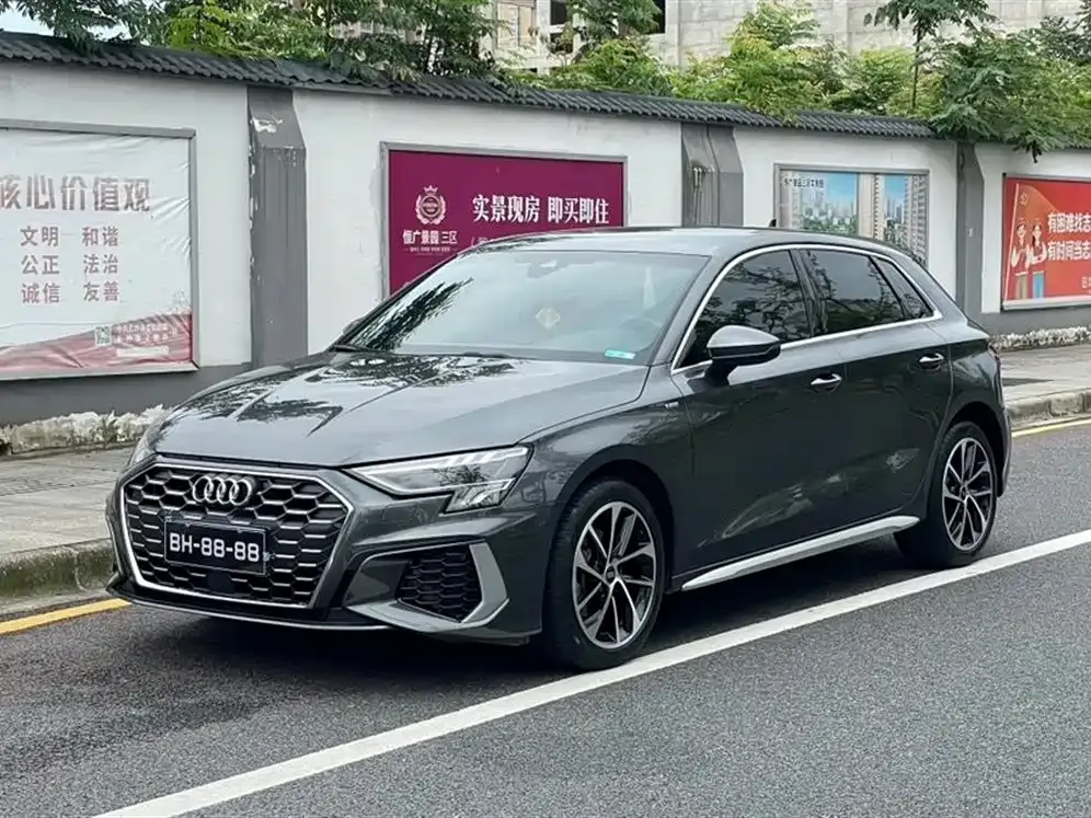 Audi A3 — фото 1