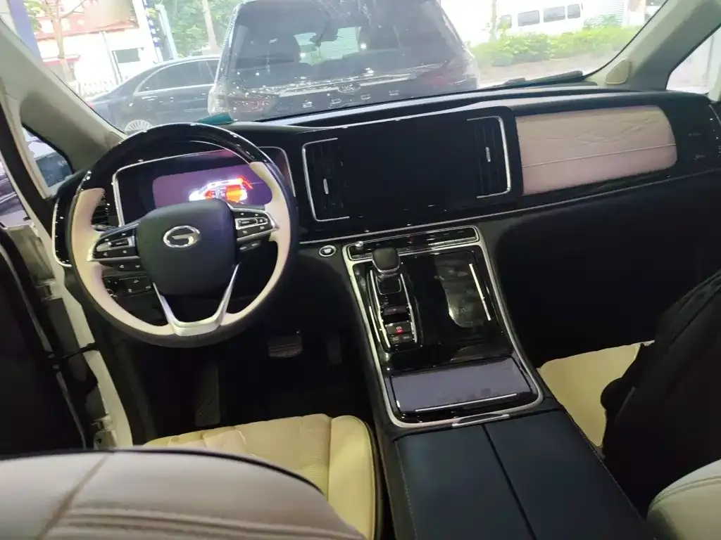 GAC Motor Trumpchi M8 — фото 10