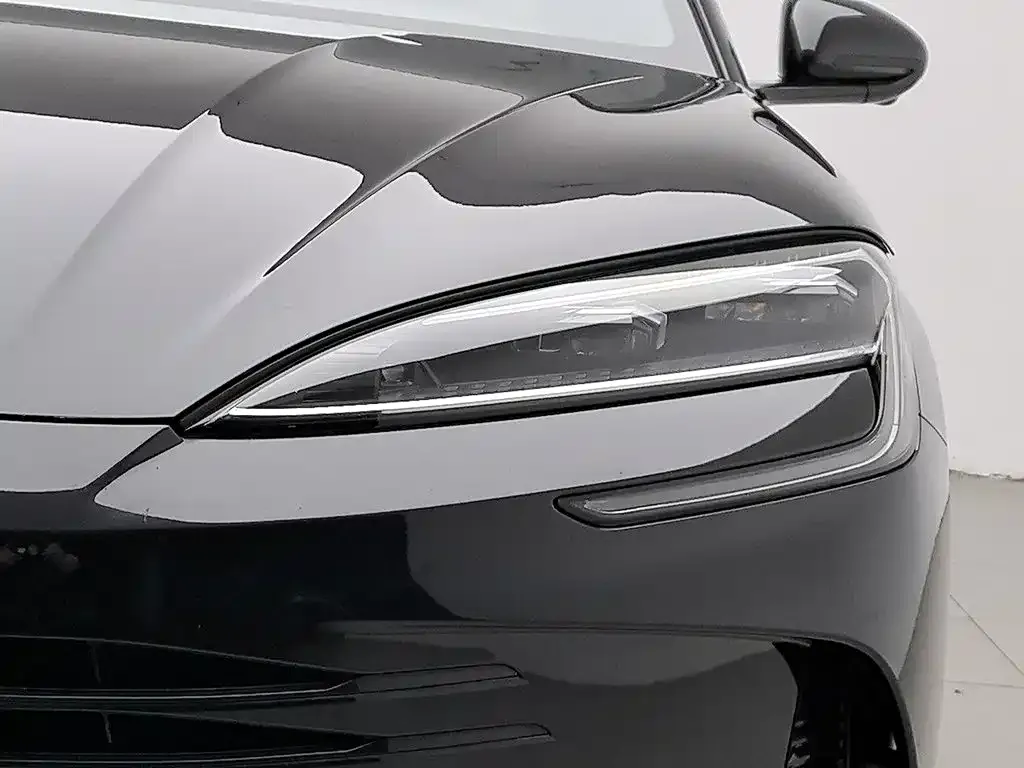 BYD Seal — фото 9