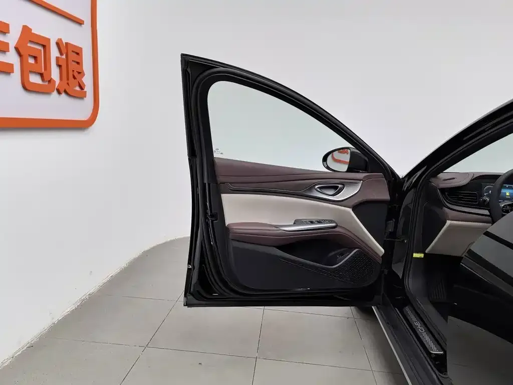 BYD Seal — фото 7