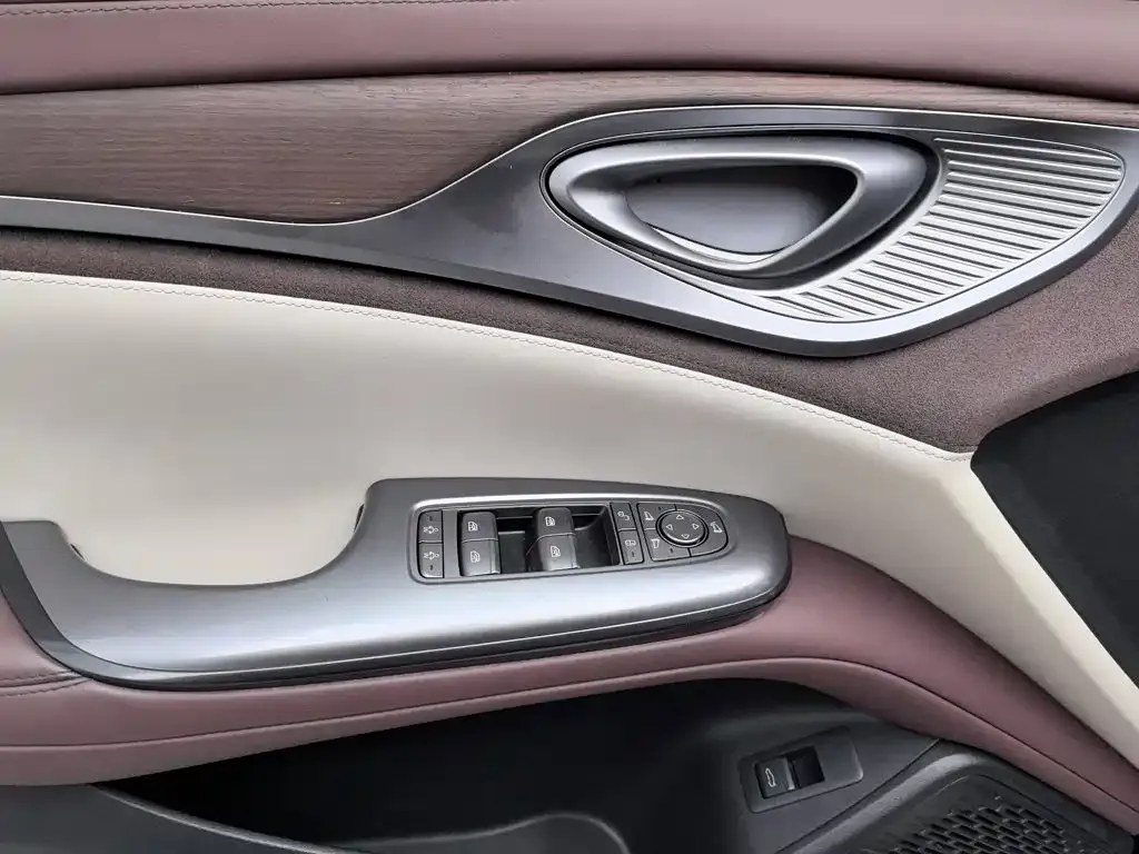 BYD Seal — фото 10
