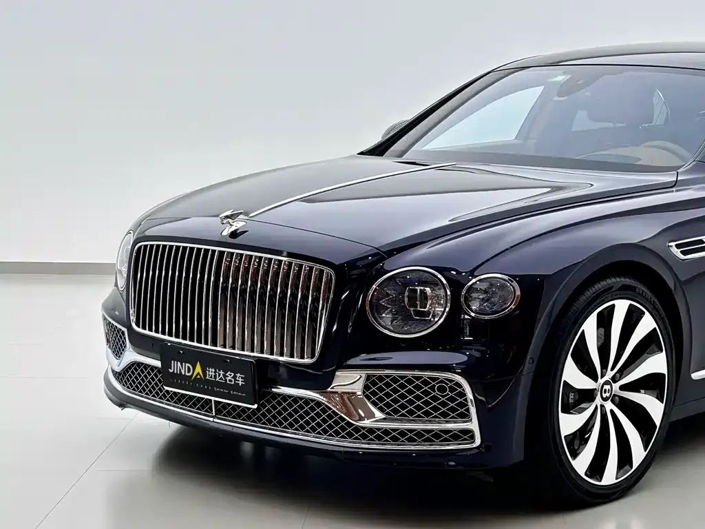 Bentley Flying Spur — фото 2