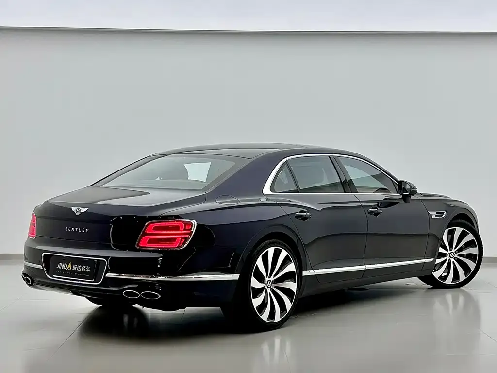 Bentley Flying Spur — фото 4