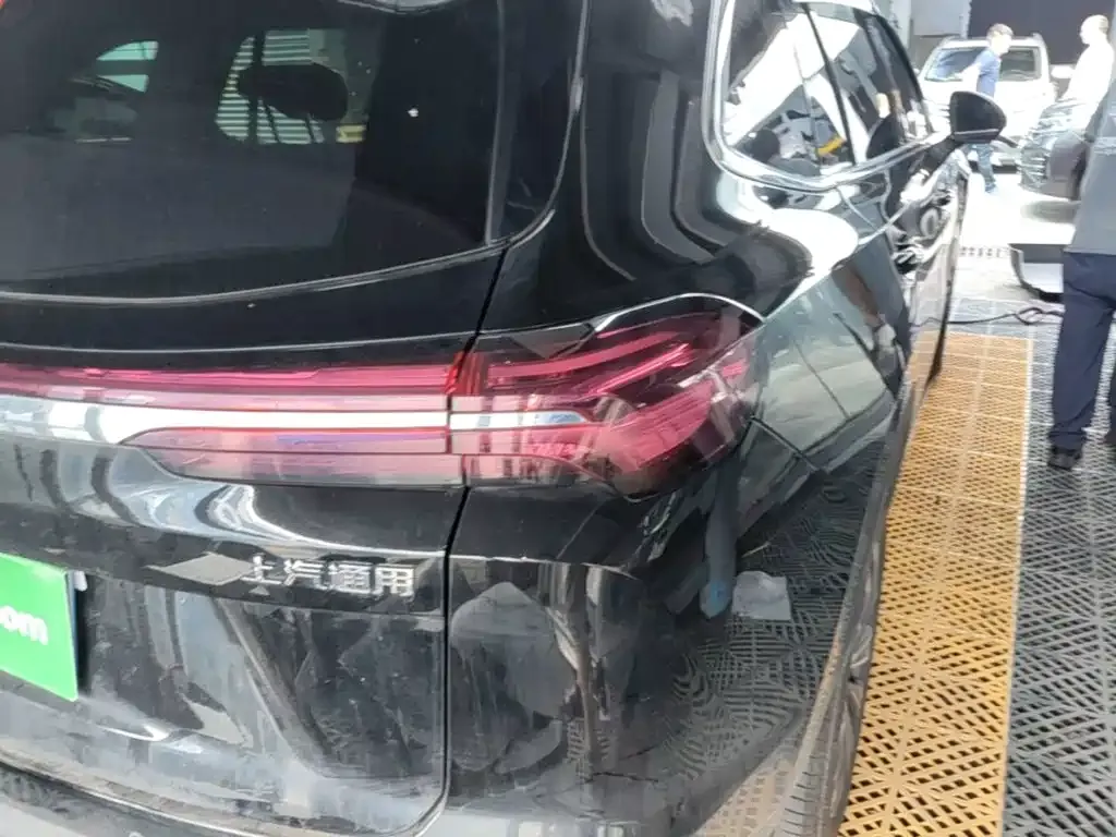 Buick Envision Plus — фото 4