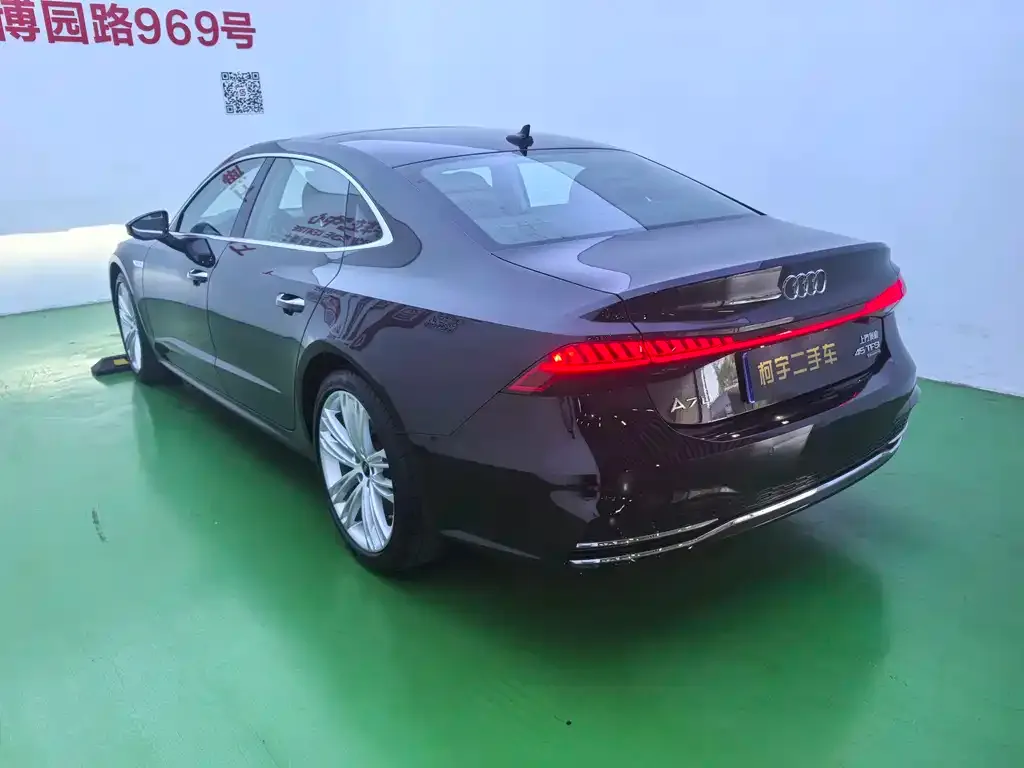 Audi A7L — фото 8
