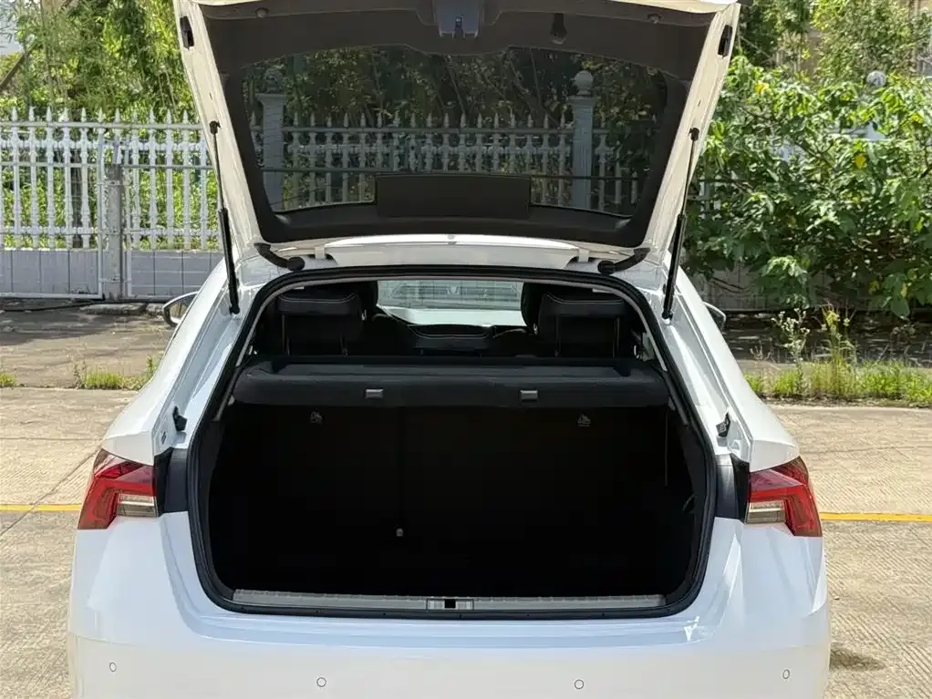 Skoda Octavia — фото 2