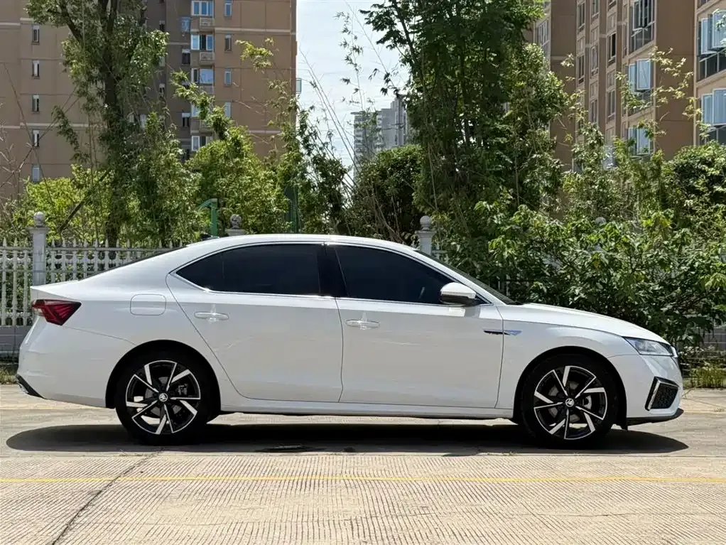 Skoda Octavia — фото 8