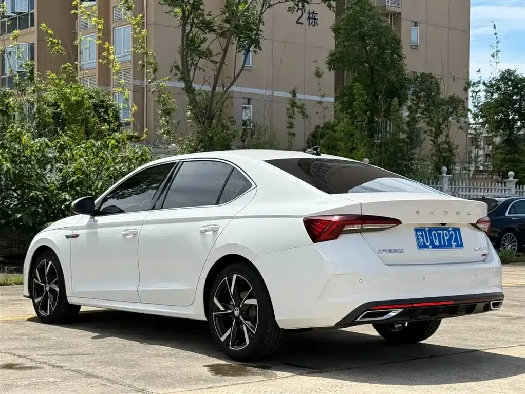 Skoda Octavia — фото 6