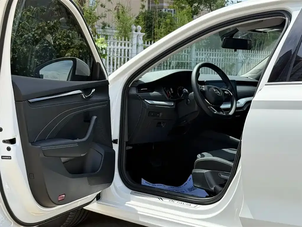 Skoda Octavia — фото 5