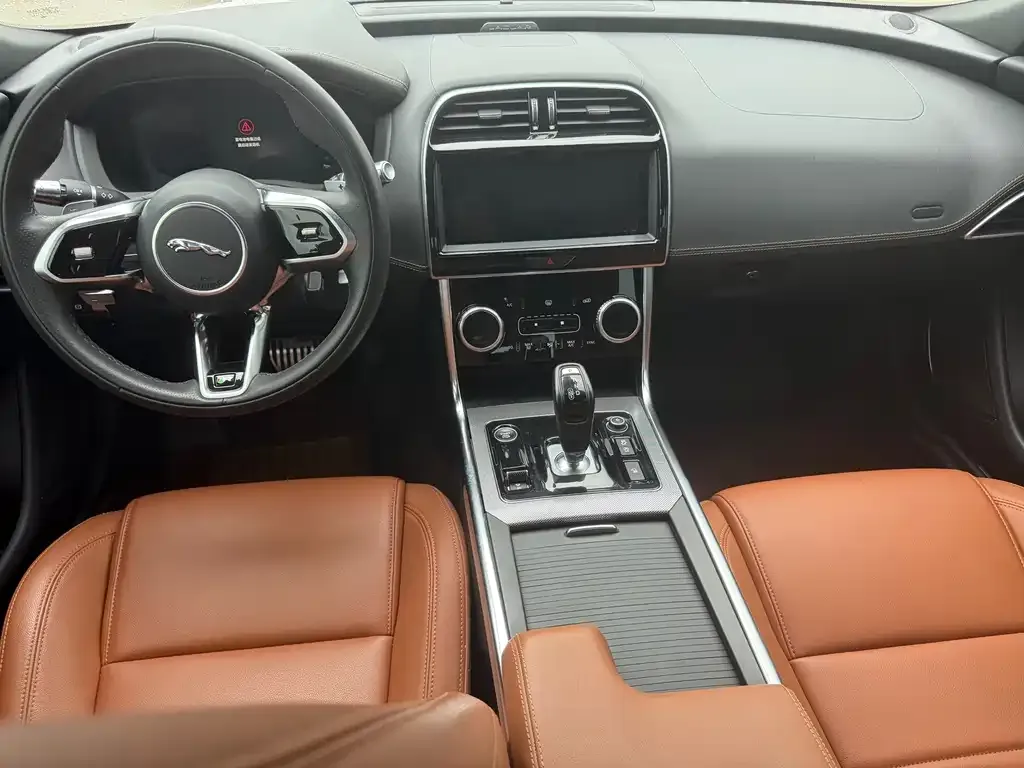 Jaguar XEL — фото 10