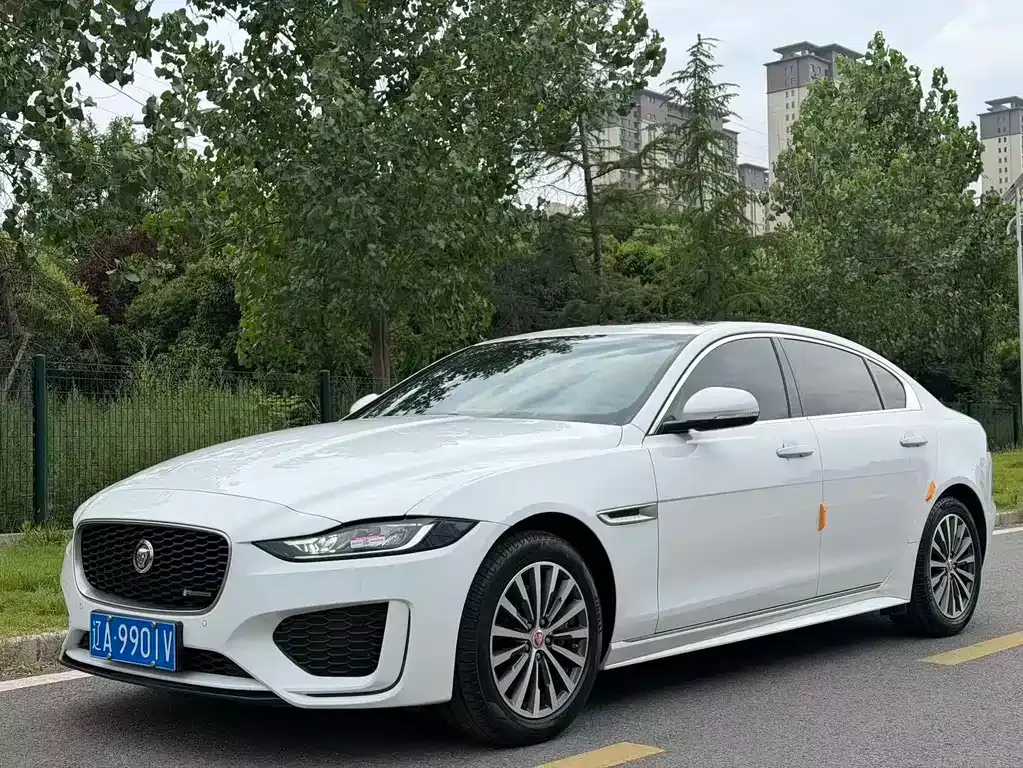 Jaguar XEL — фото 1