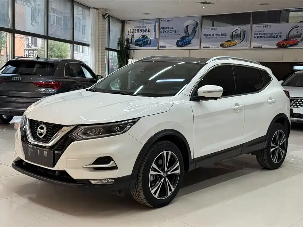 Nissan Qashqai — фото 1