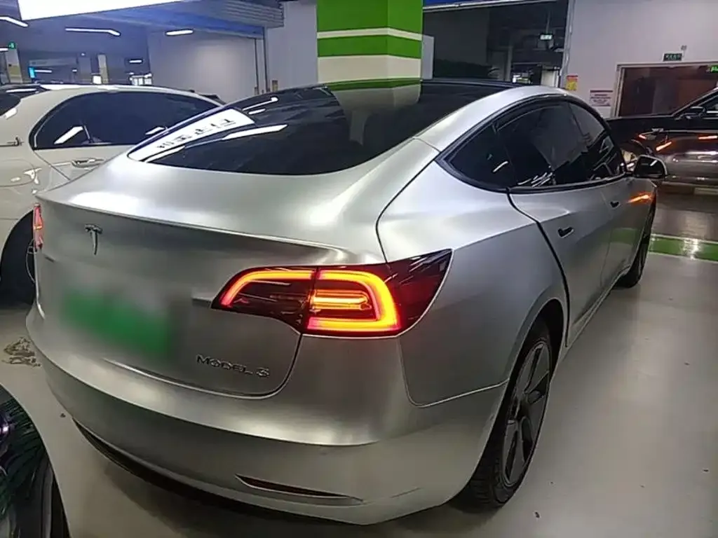 Tesla Model 3 — фото 10