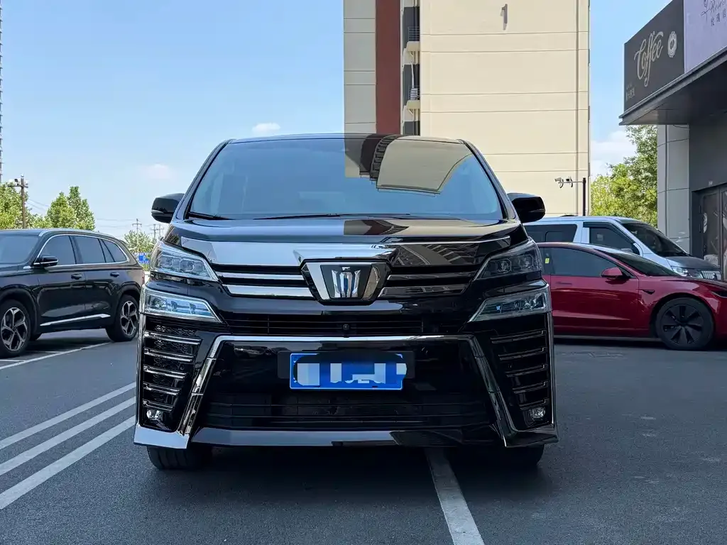 Toyota Vellfire 2023 из CN, фото 3