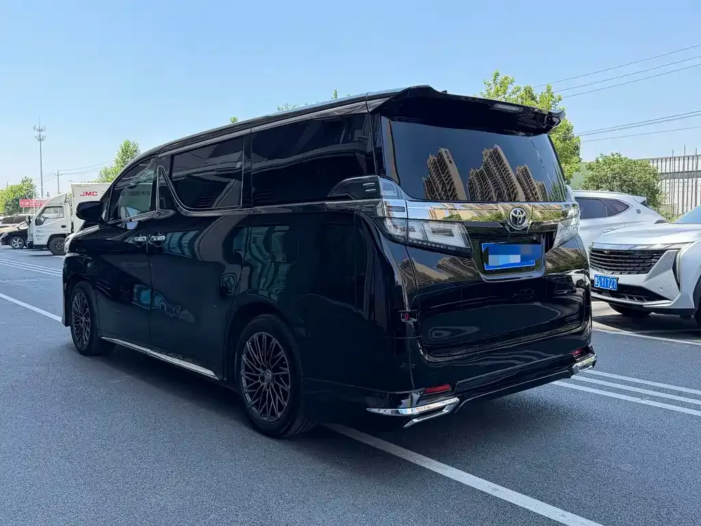 Toyota Vellfire 2023 из CN, фото 2