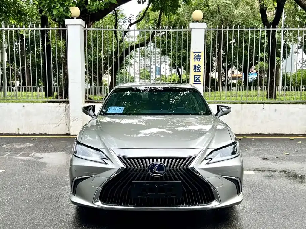 Lexus ES — фото 8