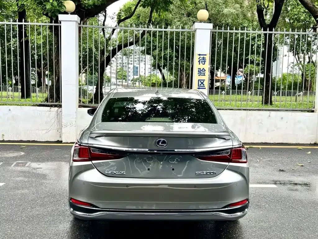 Lexus ES — фото 7