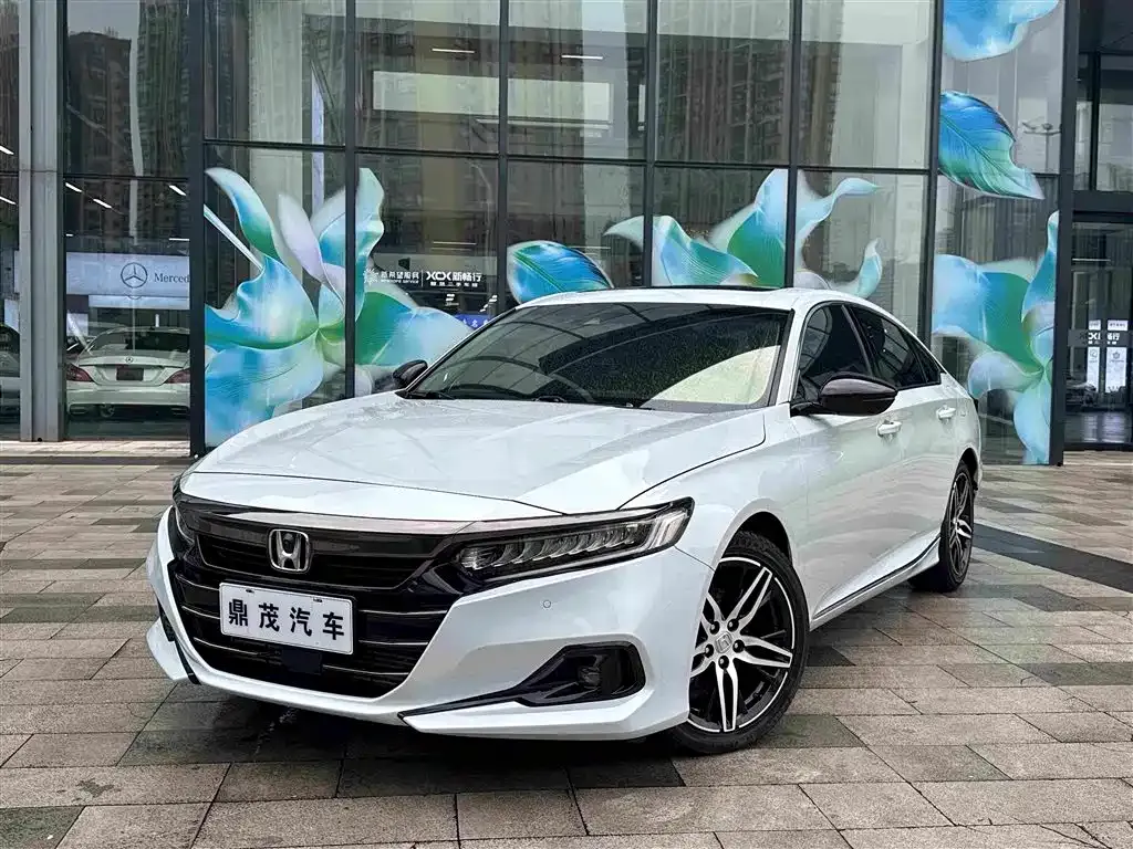 Honda Accord — фото 1