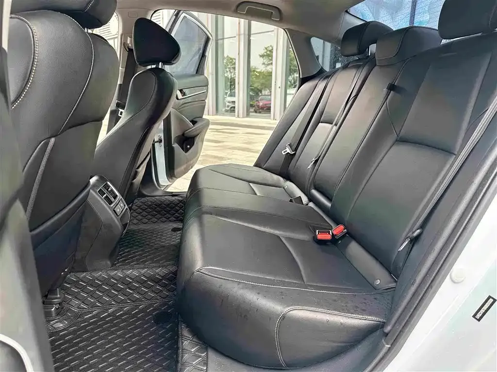 Honda Accord — фото 5