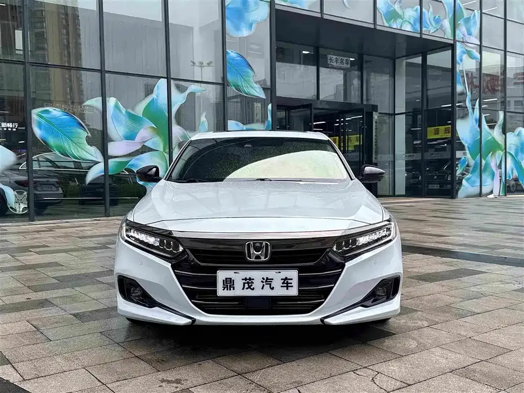 Honda Accord — фото 8