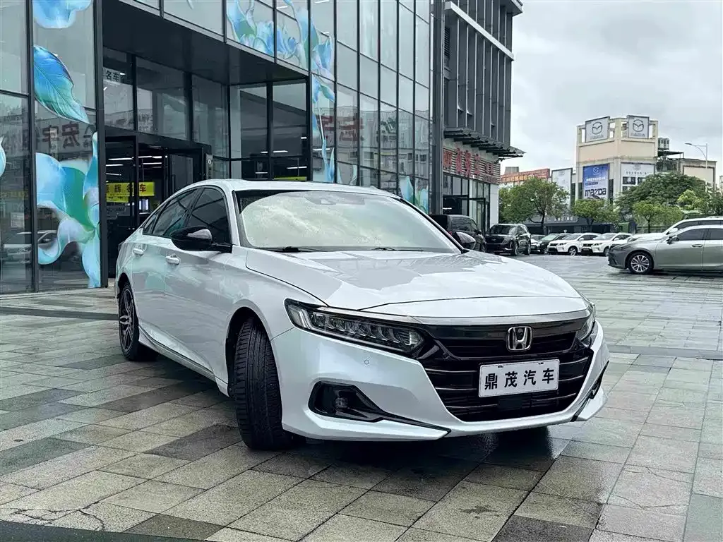 Honda Accord — фото 7