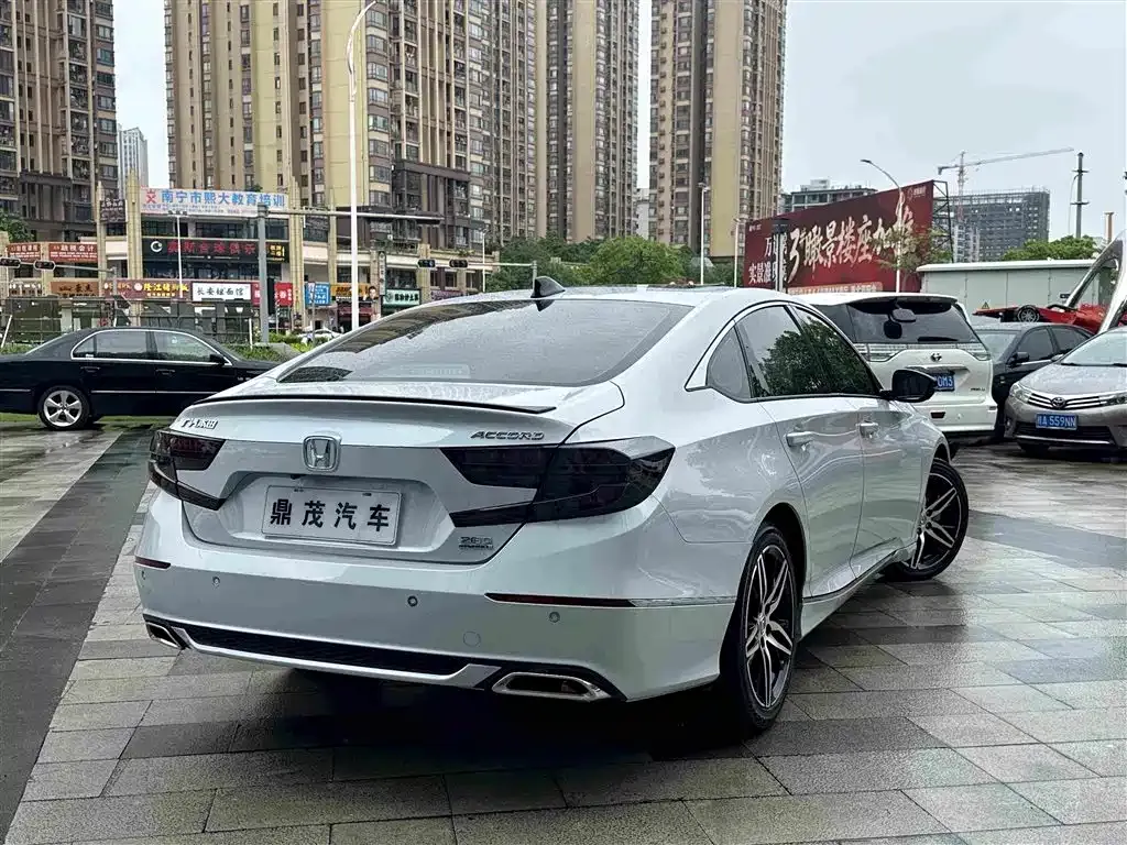 Honda Accord — фото 6