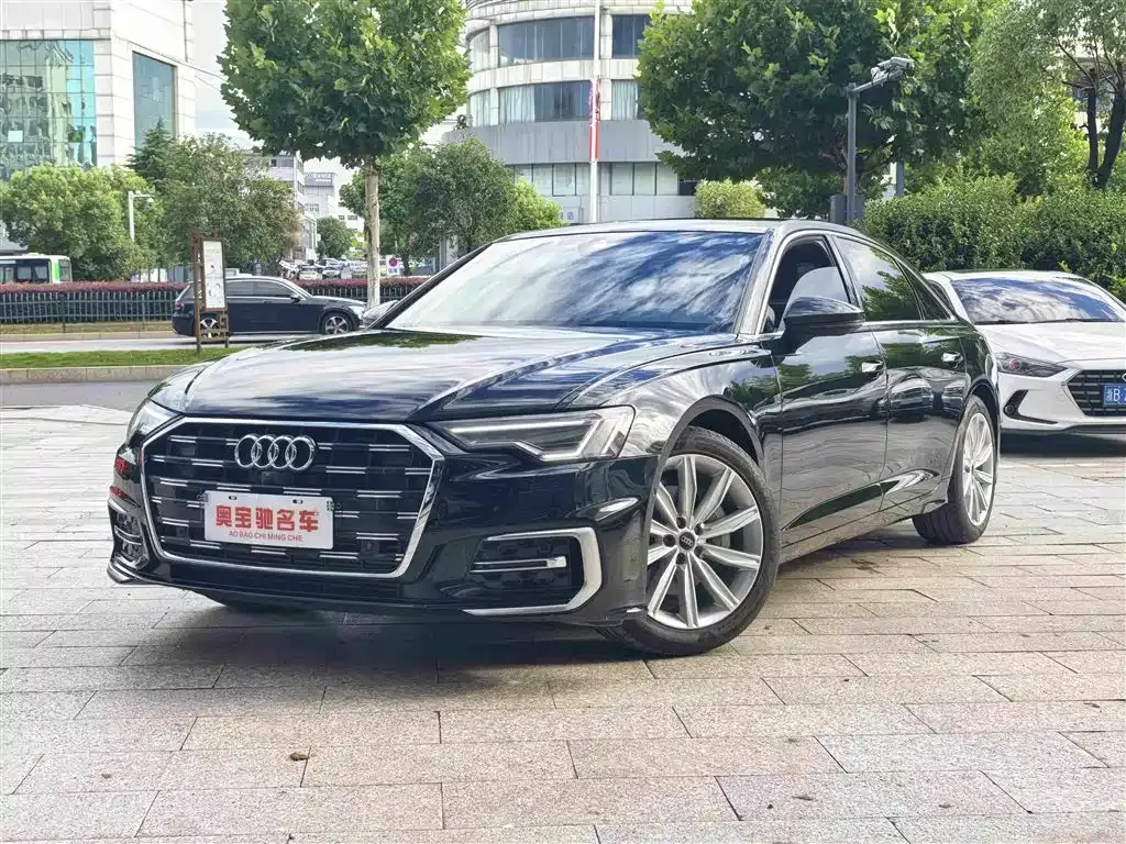 Audi A6L — фото 1