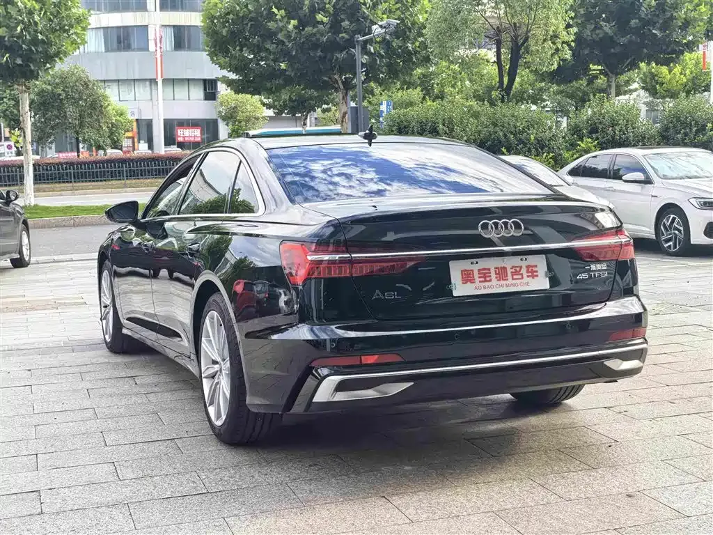 Audi A6L — фото 10