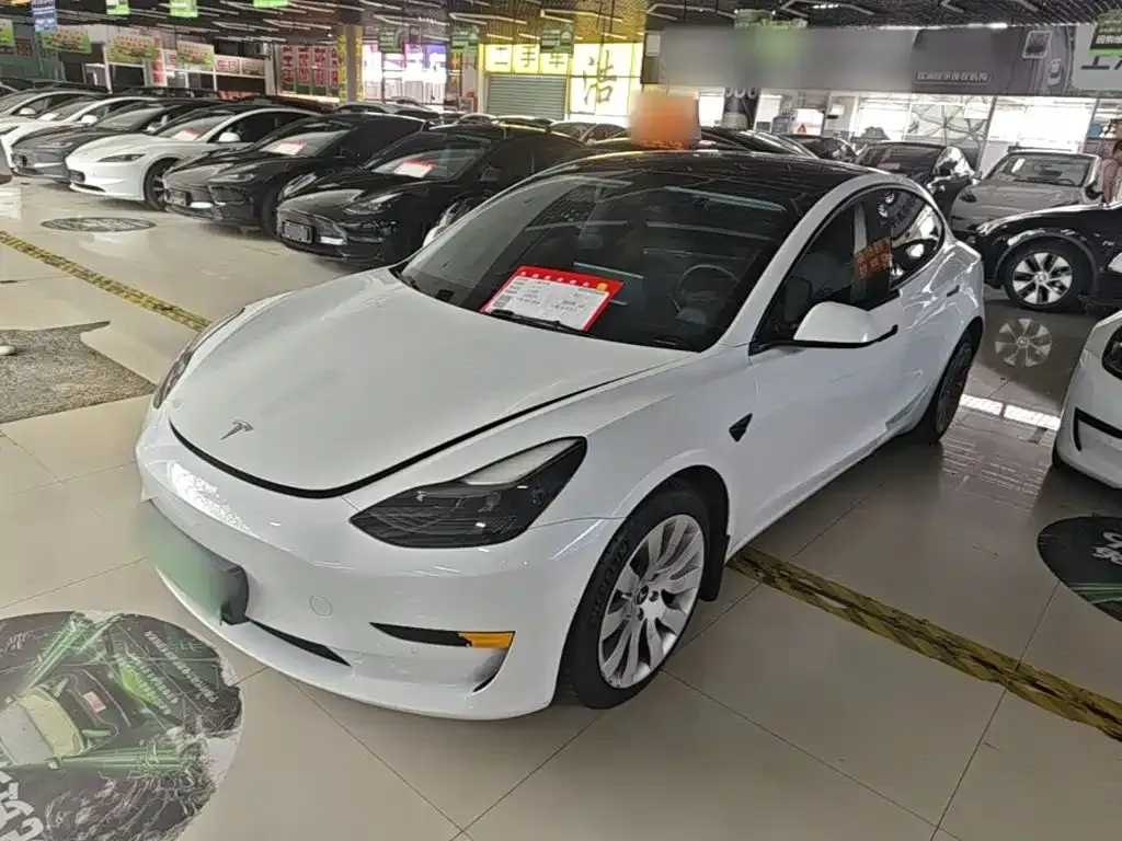 Tesla Model 3 — фото 5