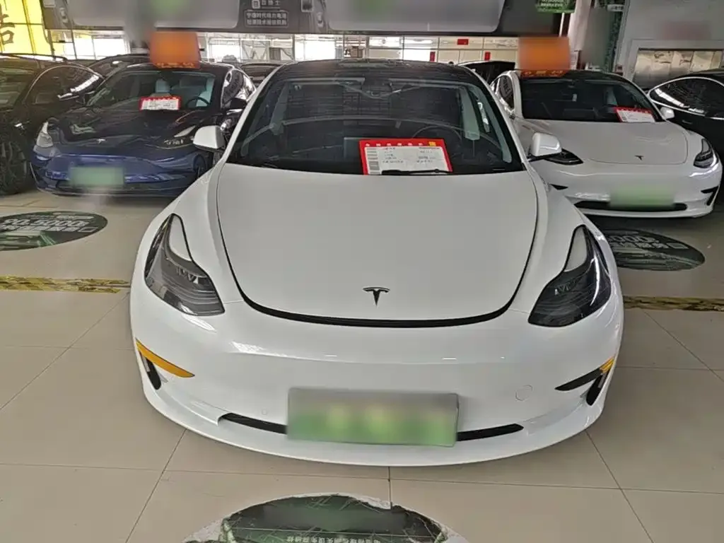 Tesla Model 3 — фото 2