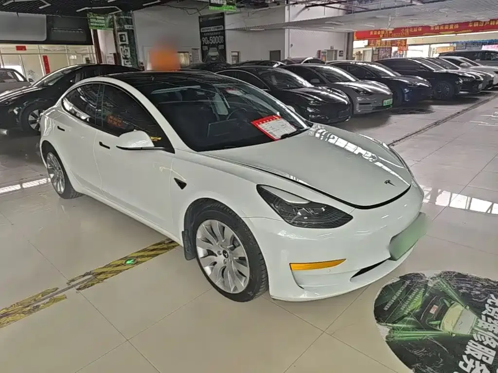 Tesla Model 3 — фото 8