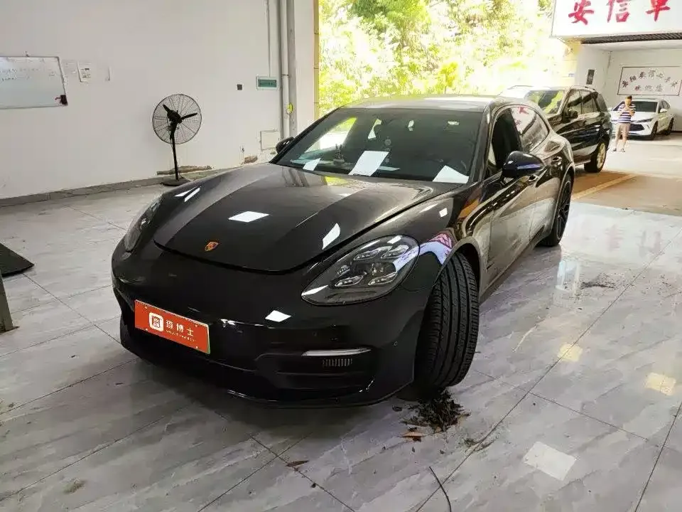 Porsche Panamera Hybrid — фото 1