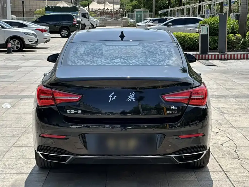 Hongqi H5 — фото 5