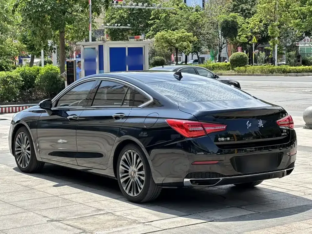 Hongqi H5 — фото 8