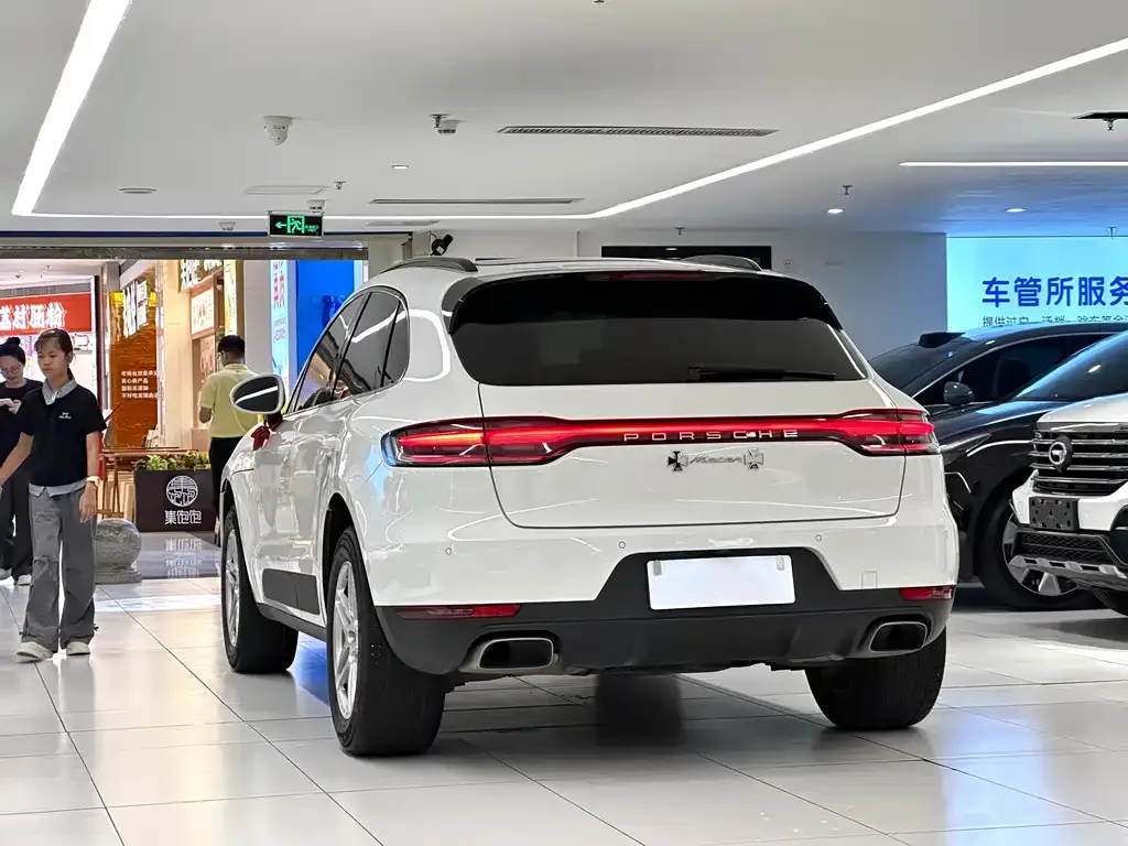 Porsche Macan — фото 8