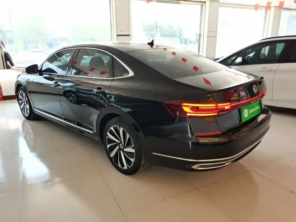 Volkswagen Passat — фото 10