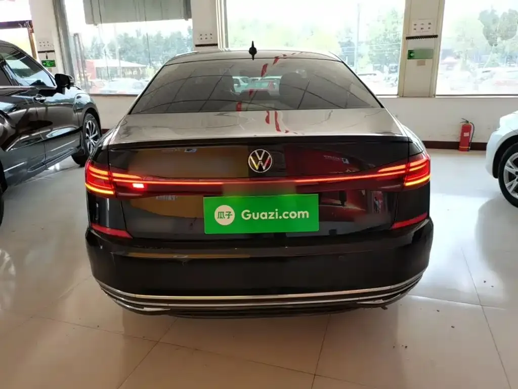 Volkswagen Passat — фото 8