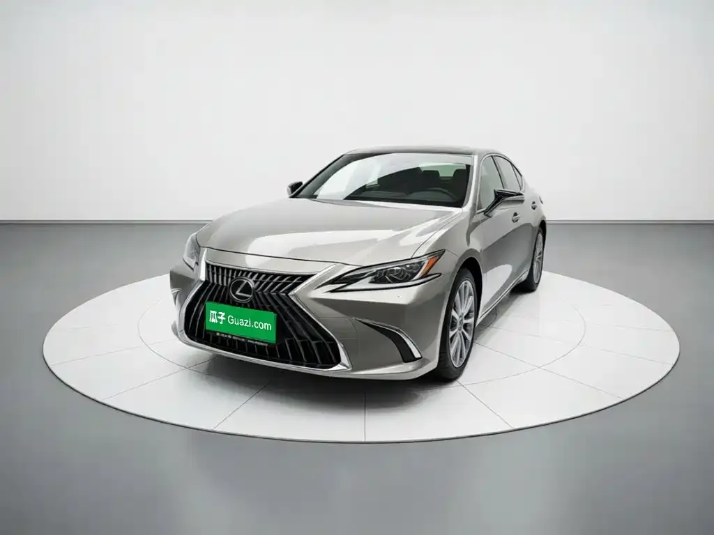 Lexus ES — фото 1