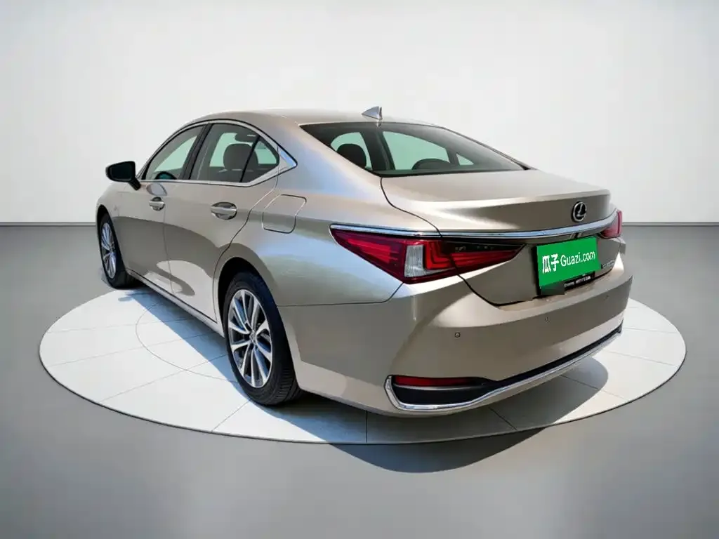 Lexus ES — фото 9