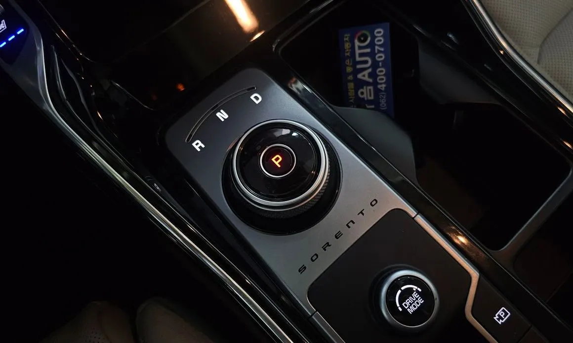 Kia Sorento — фото 6