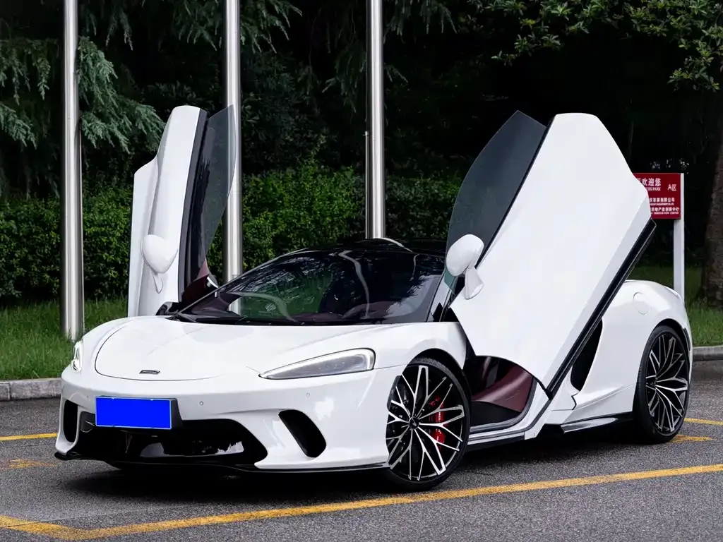 McLaren GT — фото 1